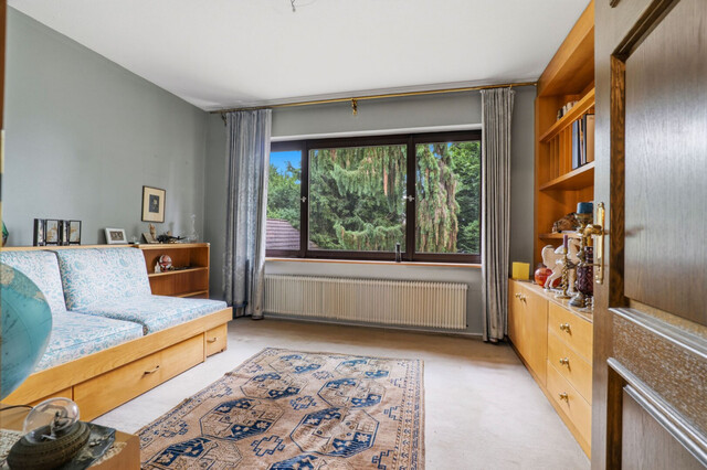 Exklusive Villa mit privatem Wellness- und Indoor-Poolbereich auf parkähnlichem Grundstück in Lustenau