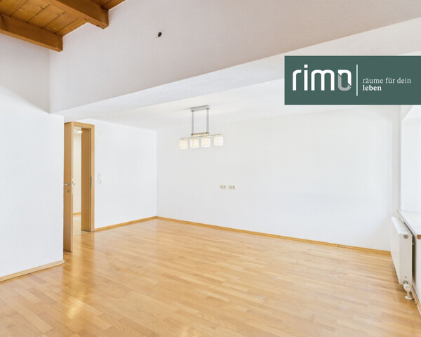 4,5 Zimmer Wohnung |  Balkon | Abstellplatz
