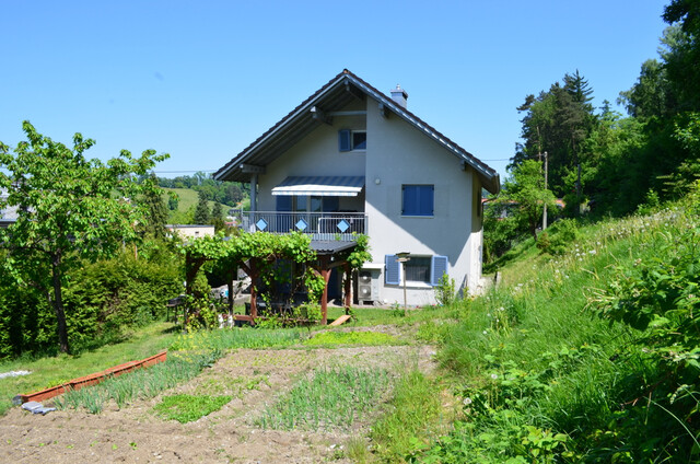 Bestandsfreies Mehrfamilienhaus mit zwei Grundstücken in Feldkirch zu verkaufen