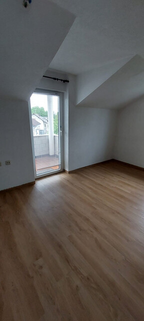Preiswerte 3 Zimmer - Wohnung, Höchst
