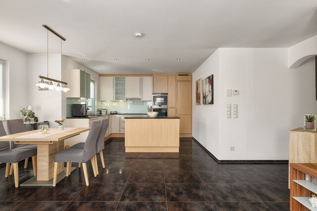 Mediterraner Bungalowtraum mit Pool