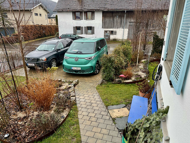 Großzügiges Wohnhaus mit großer Tenne mitten in Gisingen