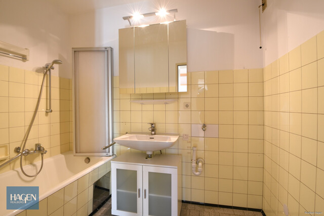 Viel Potenzial: 2-Zimmer-Wohnung in Höchst für Investoren!