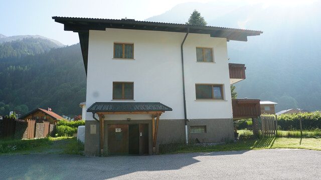 Großes Wohnhaus mit mehreren Appartements in St.Gallenkirch zu verkaufen 