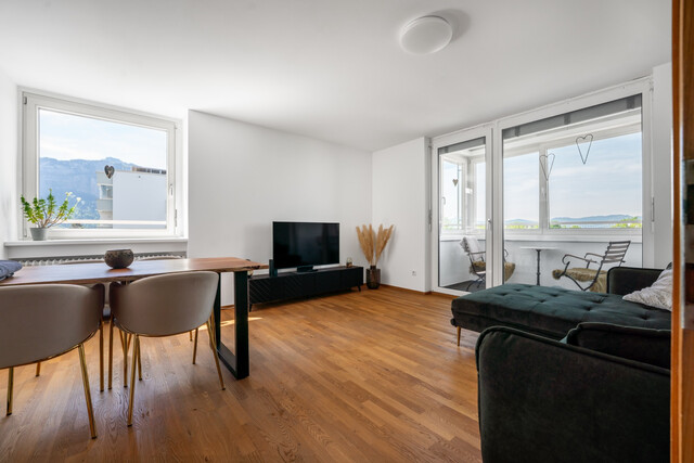 Helle 3-Zimmer  Wohnung - toller Weitblick - zentrale Lage