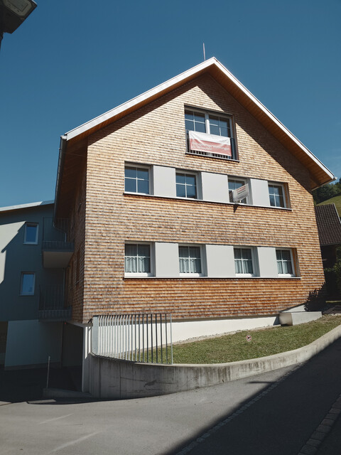 Hochwertige 3- Zimmer Gartenwohnung  mit 2 TG- Plätzen als Erstbezug zu vermieten