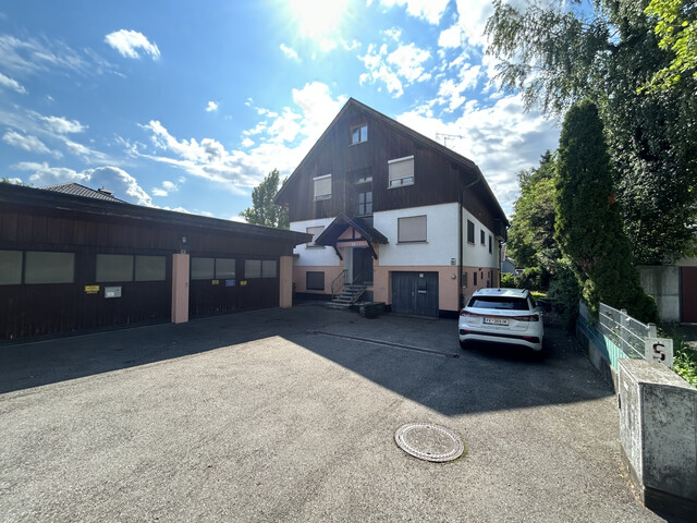 (5) Zimmer-Wohnung  |  Meiningen  |  teilweise renoviert  |  Balkon  |  Garagenplatz