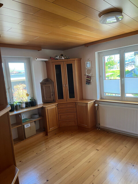 Großzügiges Wohnhaus mit Einliegerwohnung, großem Garten und schöner Aussicht in ruhiger Lage von Tosters-Hub
