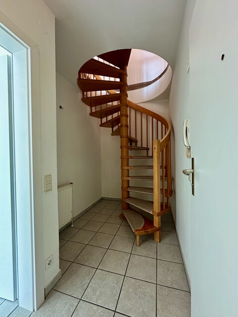 "ohne Provision" helle, geräumige 3 Zimmer Wohnung über 2 Etagen