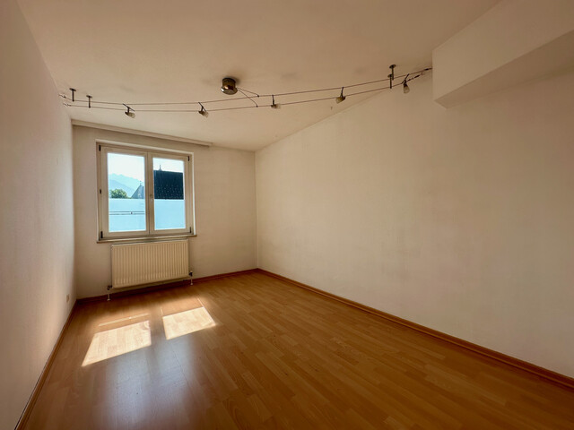 "ohne Provision" helle, geräumige 3 Zimmer Wohnung über 2 Etagen