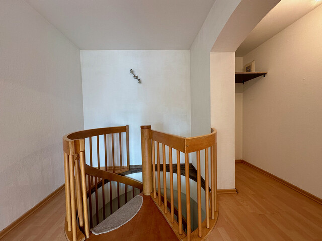 "ohne Provision" helle, geräumige 3 Zimmer Wohnung über 2 Etagen