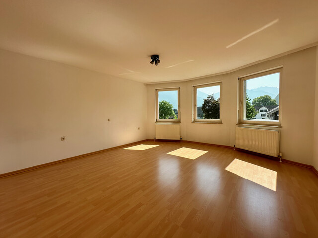 "ohne Provision" helle, geräumige 3 Zimmer Wohnung über 2 Etagen