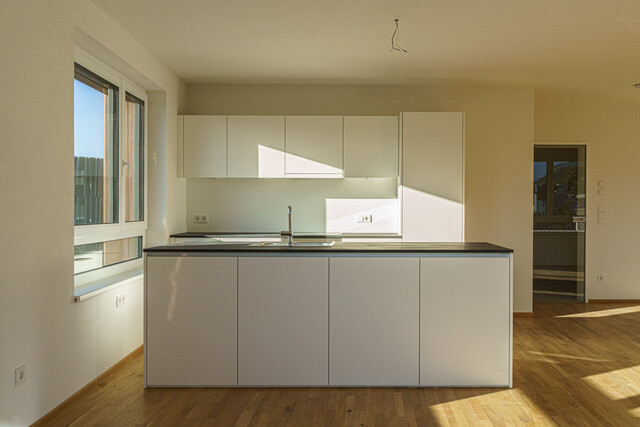 Moderne, hochwertige 4-Zimmer-Gartenwohnung in zentraler Lage