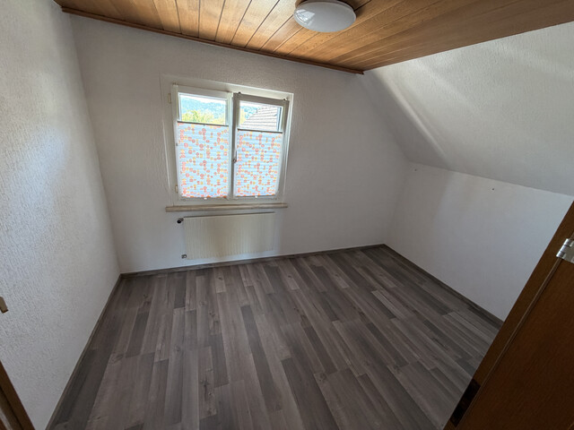 Älteres Einfamilienhaus an sehr ruhiger Wohnlage