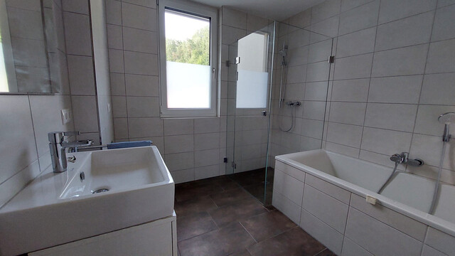 moderne, neuwertige 3-Zi-Terrassenwohnung ein paar Fußminuten ins Zentrum