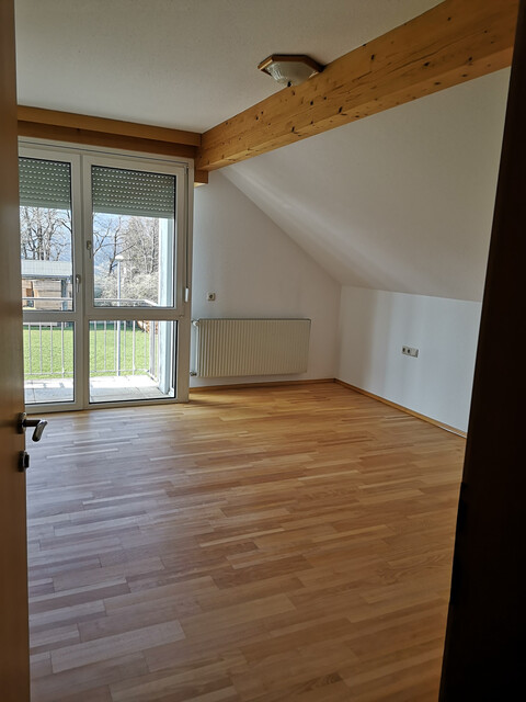 Zentrale 2-geschossige Wohnung ab 15.8.