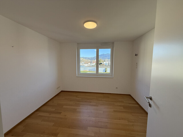 Moderne 3-Zimmer-Wohnung im Dachgeschoss inkl. 2 TG-Plätzen