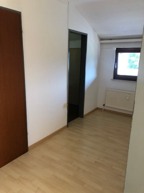 einfache 1 Zi.-Wohnung mit Balkon