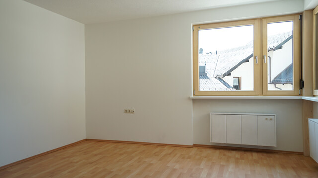 Sonnige Terrassenwohnung mit 19,25 m² Terrasse in Gebrauchtgebäude zur Miete