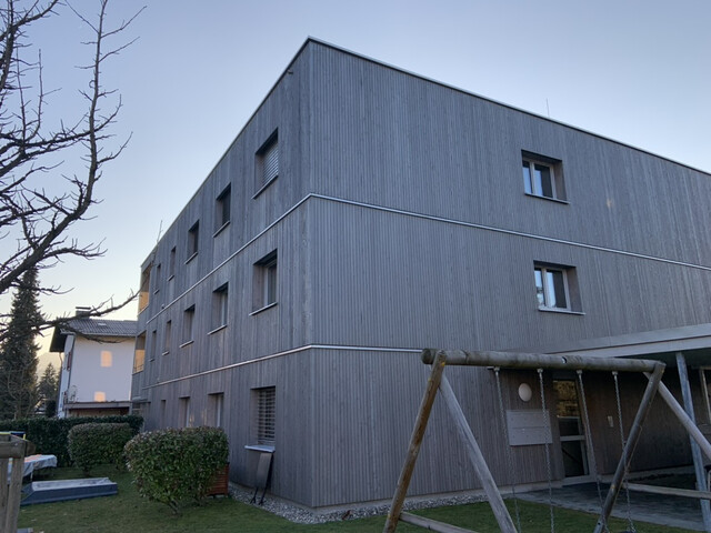 Moderne 4-Zimmer-Wohnung mit Terrasse, Tiefgaragenplatz und Kellerabteil in Muntlix