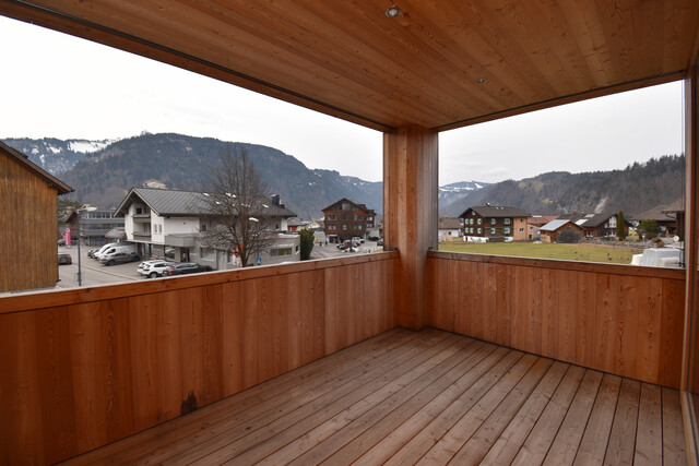 Neuwertige 4-Zimmer Wohnung in zentraler Lage