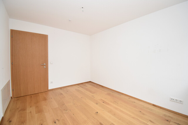 Neuwertige 4-Zimmer Wohnung in zentraler Lage