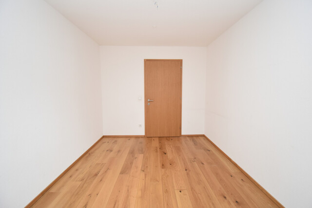 Neuwertige 4-Zimmer Wohnung in zentraler Lage