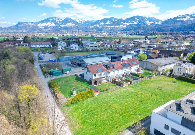 Imposantes Endreihenhaus mit großem Garten, viel Ruhe & Raum