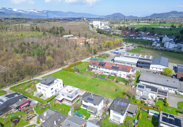 Imposantes Endreihenhaus mit großem Garten, viel Ruhe & Raum