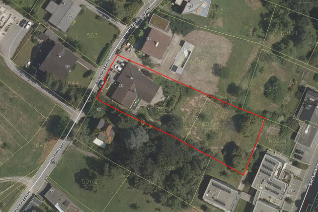 Große Villa thronend über Feldkirch mit Baulandreserve