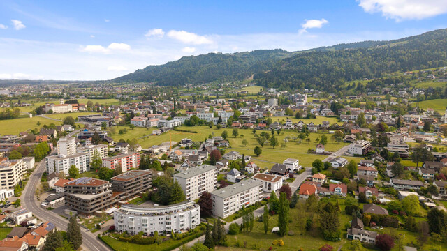 Wohnen in Seenähe: 3-Zimmer-Wohnung mit Süd-Balkon und See- & Bergblick