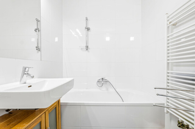 Wohnen in Seenähe: 3-Zimmer-Wohnung mit Süd-Balkon und See- & Bergblick