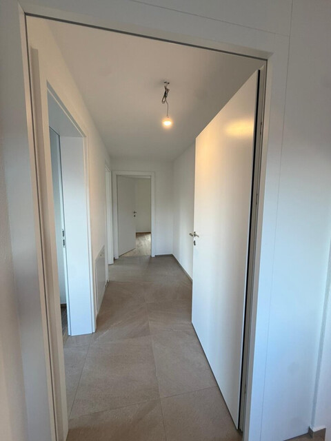 Neu sanierte 2,5 Zimmerwohnung mit Walgaublick im Zweiparteienhaus