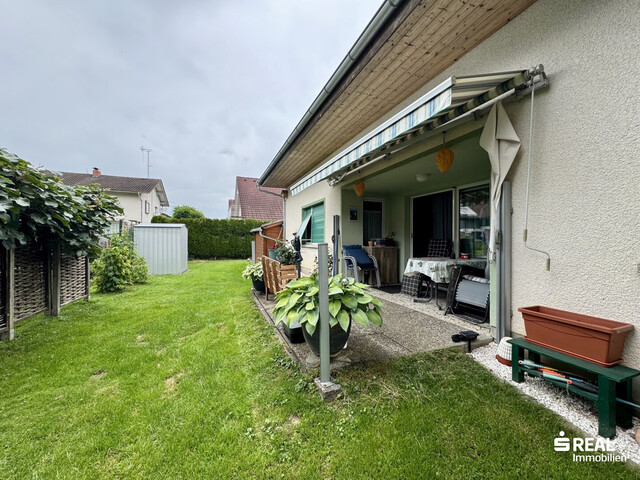 Charmanter Bungalow in ruhiger Lage mit traumhaftem Garten