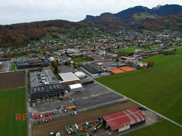 Die Erreichbarkeit dieser Fläche ist unschlagbar: ca. 5.903 m² Lagerplatz in der Mitte von Vorarlberg