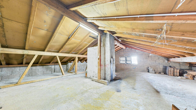 Grundstück in beliebter Hanglage in Klaus mit Altbestand