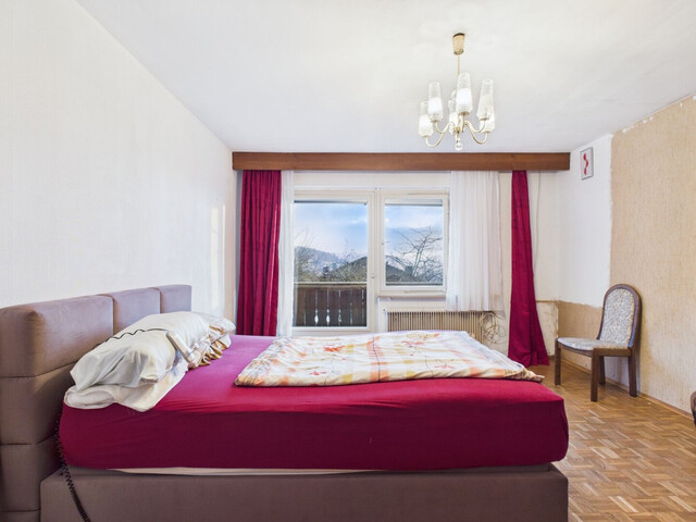 Grundstück in beliebter Hanglage in Klaus mit Altbestand