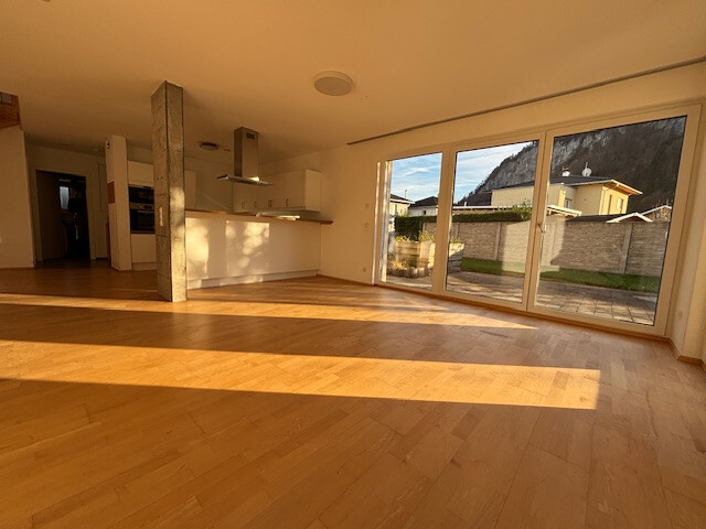 Neuwertiges familienfreundliches Einfamilienhaus in der Kummenbergregion mit Doppelgarage