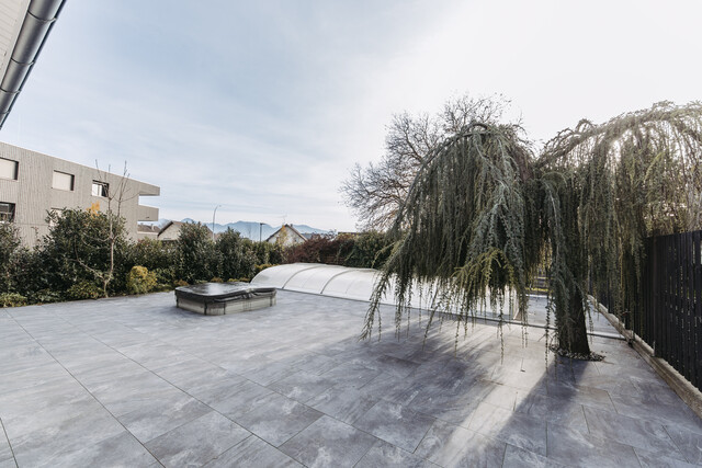 Großes Bauland (BM) mit modernisiertem Bungalow + Wirtschaftsgebäude