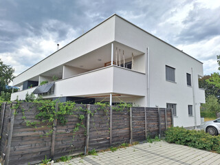 Moderne Gartenwohnung mit einem Tiefgaragenplatz in Feldkirch-Gisingen
