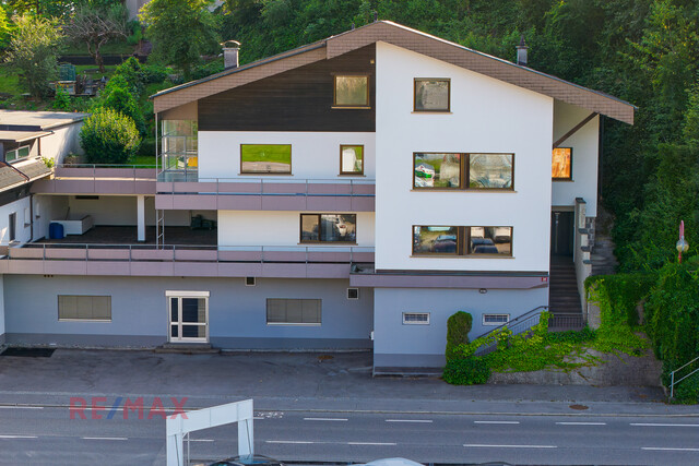 562 m² Nutzfläche! Viel Platz zum Wohnen und Arbeiten: Geschäftslokal mit Wohneinheit in Sulz