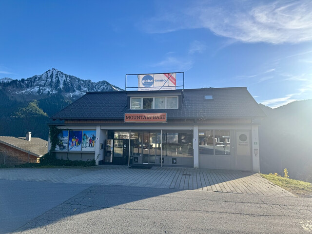 Einzigartige Liegenschaft direkt am Skilift in Laterns mit seltener Ferienwidmung