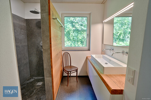 Industrial Design trifft auf Naturidylle – Ein architektonisches Statement in Hohenems Reute