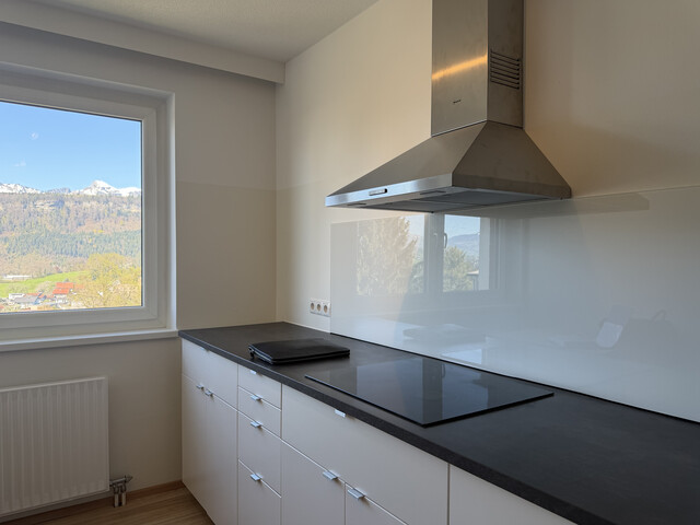 Geräumige 4-Zimmer-Wohnung mit Tiefgaragenplatz in Feldkirch-Tisis zu vermieten