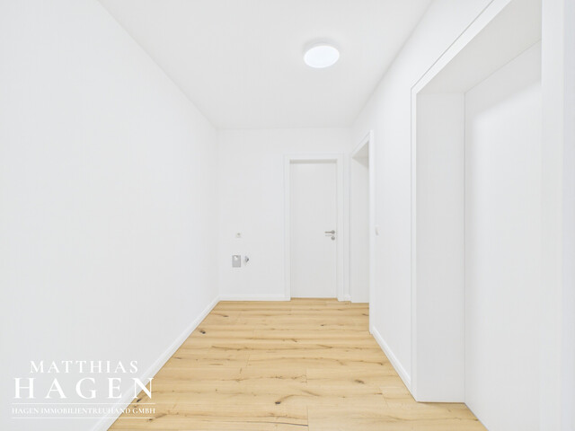 Großzügige, frisch renovierte 3,5-Zimmer-Wohnung mit Terrasse