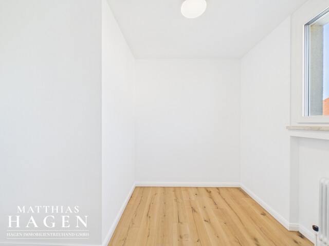 Großzügige, frisch renovierte 3,5-Zimmer-Wohnung mit Terrasse