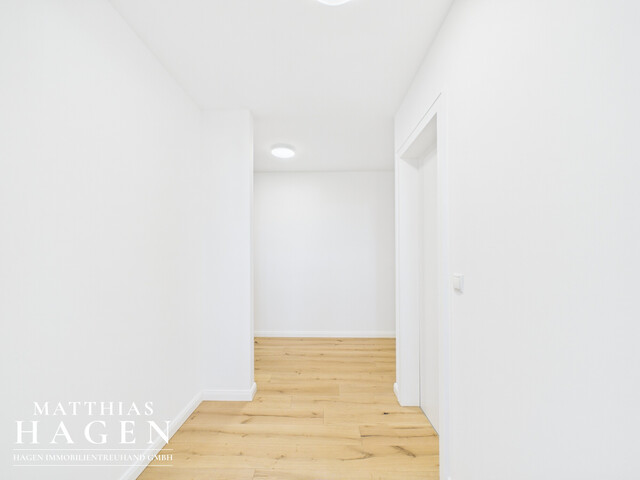 Großzügige, frisch renovierte 3,5-Zimmer-Wohnung mit Terrasse