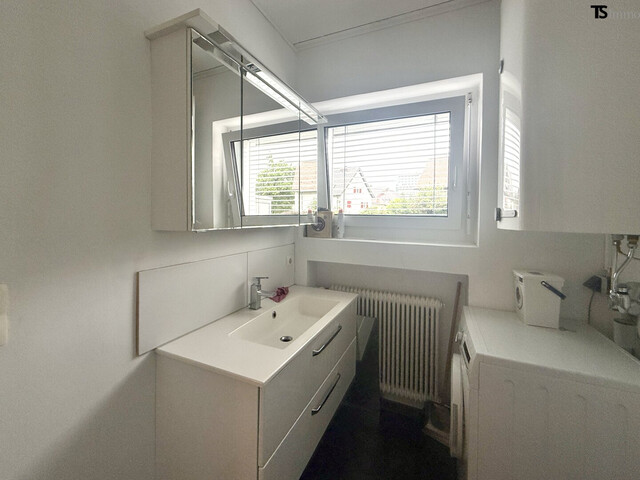 Feldkirch-Tisis: Großzügige 3,5-Zimmer-Wohnung ca. 75 m2 mit kleinem Balkon – nahe LKH & Grenze Liechtenstein