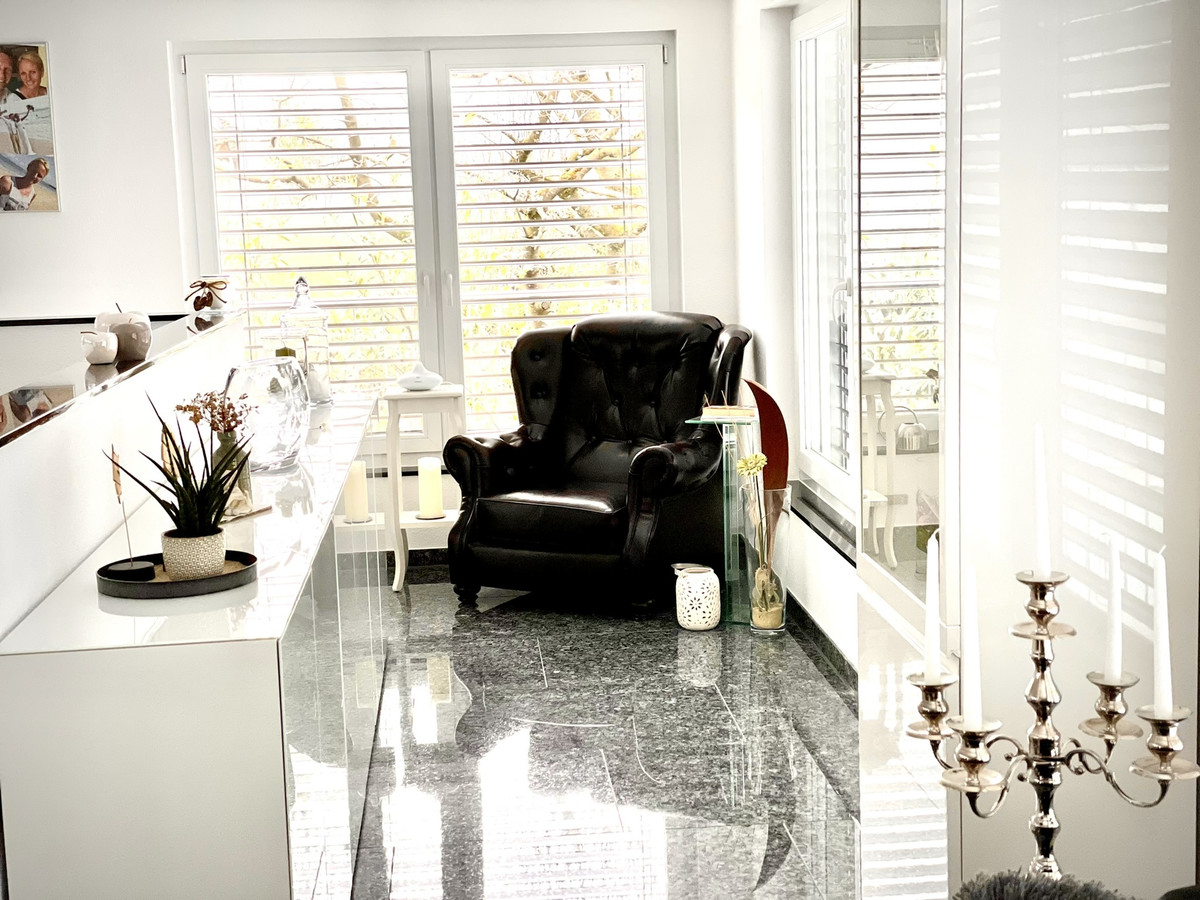 2 große schöne Wohnungen in einem Haus 