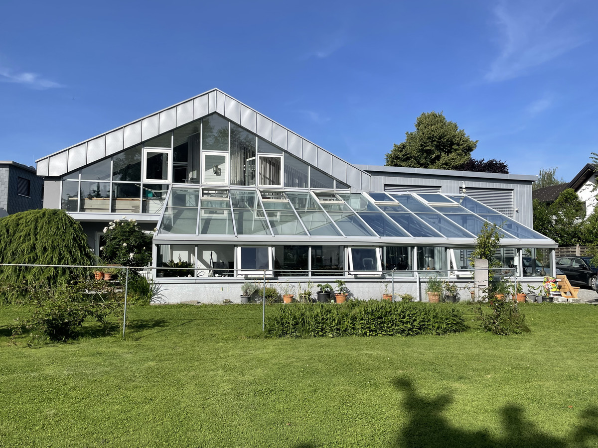 2 große schöne Wohnungen in einem Haus 